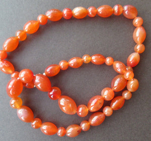 Vintage Carnelian Agate Amber Coloured Beads Necklace. Length: 23 inches