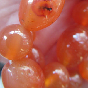 Vintage Carnelian Agate Amber Coloured Beads Necklace. Length: 23 inches