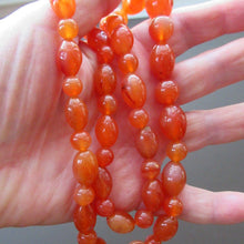 Load image into Gallery viewer, Vintage Carnelian Agate Amber Coloured Beads Necklace. Length: 23 inches
