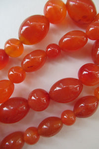 Vintage Carnelian Agate Amber Coloured Beads Necklace. Length: 23 inches