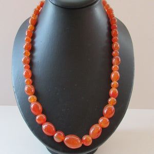 Vintage Carnelian Agate Amber Coloured Beads Necklace. Length: 23 inches
