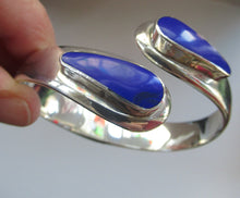Load image into Gallery viewer, Vintage 925 Sterling Silver Bracelet with Lapis Lazuli Inset Decorations
