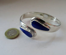 Load image into Gallery viewer, Vintage 925 Sterling Silver Bracelet with Lapis Lazuli Inset Decorations
