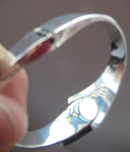 Load image into Gallery viewer, Vintage Mexican Taxco 925 Sterling Silver Bracelet Bangle with Coloured Agate Stones 

