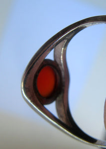 Vintage 1970s SCOTTISH SILVER Ortak Ring. Inset with a Cornelian Agate. Designed by Malcolm Gray UK Size P 1/2