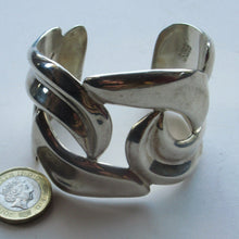 Load image into Gallery viewer, Vintage MEXICAN TAXCO 925 Sterling Silver Cuff Bracelet
