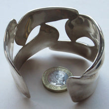 Load image into Gallery viewer, Vintage MEXICAN TAXCO 925 Sterling Silver Cuff Bracelet
