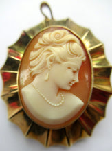 Load image into Gallery viewer, Vintage 9ct gold Shell Cameo Brooch London Hallmark
