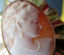 Load image into Gallery viewer, Vintage 9ct gold Shell Cameo Brooch London Hallmark

