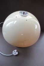 Load image into Gallery viewer, 1970s Vintage Italian Prova Table Lamp with Cream Plastic Mushroom Shade
