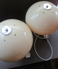 Load image into Gallery viewer, 1970s Vintage Italian Prova Table Lamp with Cream Plastic Mushroom Shade
