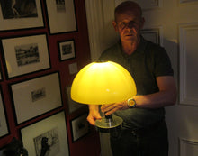 Load image into Gallery viewer, 1970s Vintage Italian Prova Table Lamp with Cream Plastic Mushroom Shade
