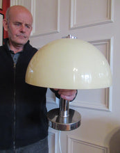 Load image into Gallery viewer, 1970s Vintage Italian Prova Table Lamp with Cream Plastic Mushroom Shade
