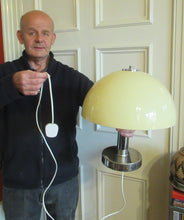 Load image into Gallery viewer, 1970s Vintage Italian Prova Table Lamp with Cream Plastic Mushroom Shade
