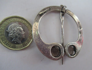 1960s Glasgow Hallmark Silver Penannular Brooch with Citrines