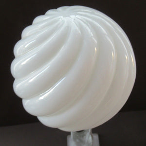 1930s Walther & Sohne German Art Deco Frosted Glass Nude Table Lamp