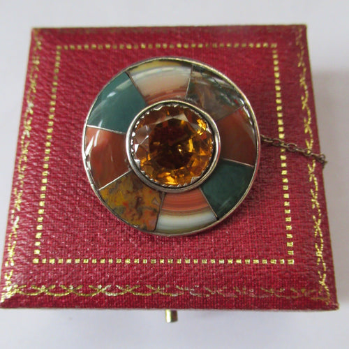 Antique SCOTTISH VICTORIAN SILVER & Agate Hardstone Brooch or Pin. Old Red Leather Box