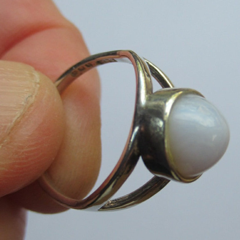 Vintage Scottish Silver Ring with Moonstone.  Size K