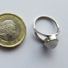Load image into Gallery viewer, Vintage Scottish Silver Ring with Moonstone.  Size K
