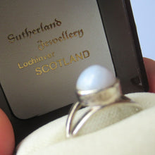Load image into Gallery viewer, Vintage Scottish Silver Ring with Moonstone.  Size K
