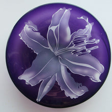 Load image into Gallery viewer, Scottish Studio Glass Amethyst Glass Shallow Bowl with Etching Lily Flower Julie Linstead
