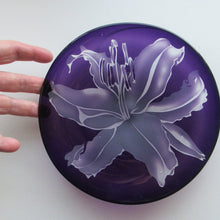 Load image into Gallery viewer, Scottish Studio Glass Amethyst Glass Shallow Bowl with Etching Lily Flower Julie Linstead
