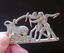 Load image into Gallery viewer, Antique Scottish Silver. 1890s Hamilton &amp; Inches Hallmarked Menu Holder: BEAR HUNT
