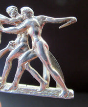 Load image into Gallery viewer, Antique Scottish Silver. 1890s Hamilton &amp; Inches Hallmarked Menu Holder: BEAR HUNT
