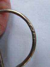 Load image into Gallery viewer, Antique Scottish Silver. 1890s Hamilton &amp; Inches Hallmarked Menu Holder: BEAR HUNT
