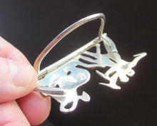 Load image into Gallery viewer, Antique Scottish Silver. 1890s Hamilton &amp; Inches Hallmarked Menu Holder: BEAR HUNT
