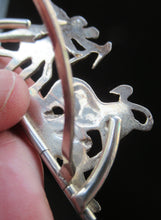 Load image into Gallery viewer, Antique Scottish Silver. 1890s Hamilton &amp; Inches Hallmarked Menu Holder: BEAR HUNT
