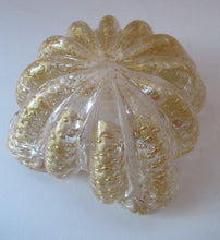 Load image into Gallery viewer, Large 1950s Barovier &amp; Toso MURANO &#39;Cordonato d&#39;Oro&#39; gold leaf glass bowl
