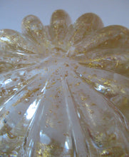 Load image into Gallery viewer, Large 1950s Barovier &amp; Toso MURANO &#39;Cordonato d&#39;Oro&#39; gold leaf glass bowl
