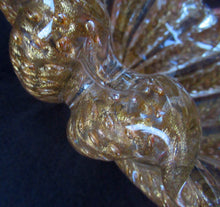 Load image into Gallery viewer, Large 1950s Barovier &amp; Toso MURANO &#39;Cordonato d&#39;Oro&#39; gold leaf glass bowl
