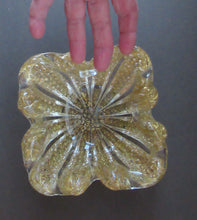 Load image into Gallery viewer, Large 1950s Barovier &amp; Toso MURANO &#39;Cordonato d&#39;Oro&#39; gold leaf glass bowl
