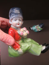 Load image into Gallery viewer, Vintage 1930s / 1940s Ceramic DUTCH Boy and Girl Pair of Bookends 
