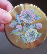Load image into Gallery viewer, Vintage 1950s Powder Compact Hydrangea Design
