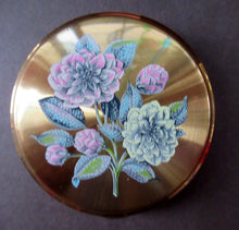 Load image into Gallery viewer, Vintage 1950s Powder Compact Hydrangea Design
