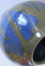 Load image into Gallery viewer, Vintage Scottish Studio Pottery Pot. John Jacobs, Vidlin Pottery
