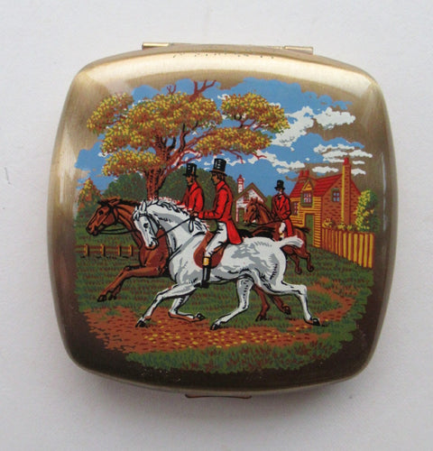 1950s Melissa Powder Compact English Hunting Scene