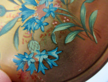 Load image into Gallery viewer, 1950s Powder Compact with Blue Flowers
