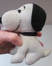 Load image into Gallery viewer, Original 1970s Authorised Snoopy Plush Felt Toy. United Feature Syndicate
