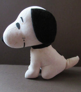 Original 1970s Authorised Snoopy Plush Felt Toy. United Feature Syndicate