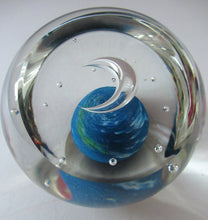 Load image into Gallery viewer, 1976 Caithness Scottish Papwerweight by Peter Holmes FIRST QUARTER
