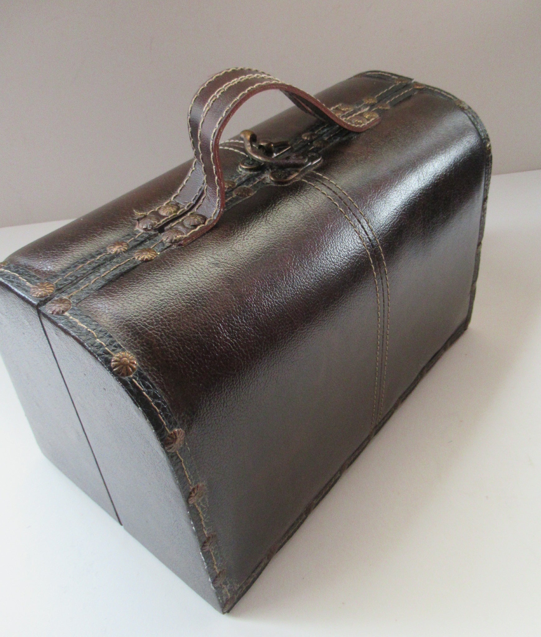 Vintage English tan leather vanity case in Antique Luggage & Bags