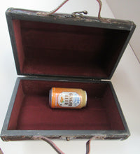 Load image into Gallery viewer, Vintage Brown Leather Vanity Case / Handag / Make Up Case
