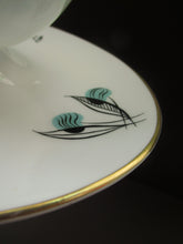 Load image into Gallery viewer, Royal Worcester Fiesta Pattern 1960s Gravy Boat Saucer Boat

