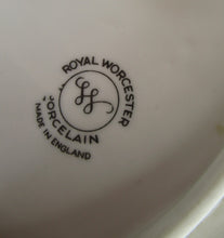 Load image into Gallery viewer, 1960s Royal Worcester Serving Dish Tureen Fiesta Pattern

