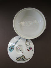 Load image into Gallery viewer, 1960s Royal Worcester Fiesta Pattern Lidded Serving Bowl or Tureen
