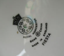 Load image into Gallery viewer, Royal Worcester 1960s Rare Fiesta Pattern DINNER Plate 
